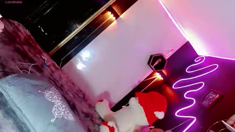 Snapshot of babycharol01 chatting on June 7, 8:51 am babycharol01 online show from June 7, 8:51 am