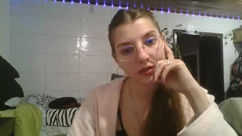 babydemon6 online show from September 26, 11:20 pm