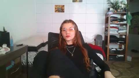 babydemon6 online show from October 12, 2:05 pm