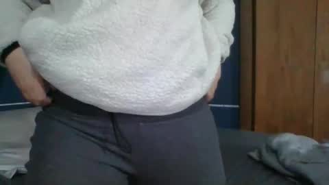 Snapshot of babyelle0 chatting on December 4, 2:53 am Your Highness Elle online show from December 4, 2:53 am