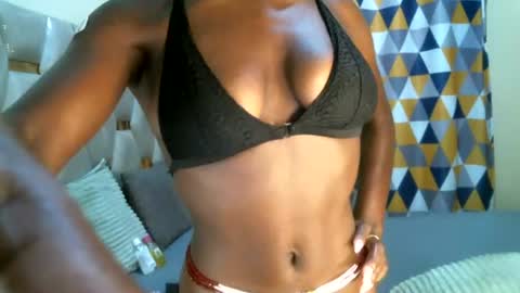 Snapshot of babyhawa chatting on June 15, 12:51 pm jamie online show from June 15, 12:51 pm