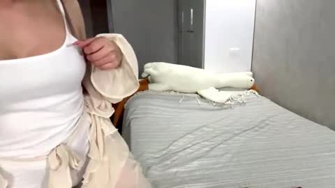 Kate  online show from September 25, 1:15 pm