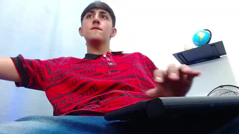 Snapshot of babymaik chatting on February 17, 11:53 pm babymaik online show from February 17, 11:53 pm