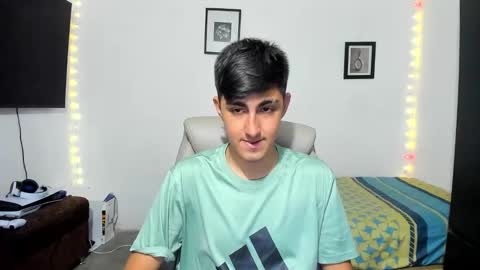 Snapshot of babymaik chatting on October 9, 9:02 pm babymaik online show from October 9, 9:02 pm
