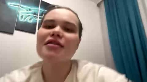 Snapshot of babymeow17 chatting on October 5, 1:26 am babymeow17 online show from October 5, 1:26 am