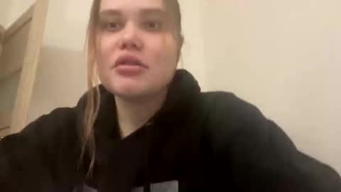 Snapshot of babymeow17 chatting on January 8, 10:45 pm babymeow17 online show from January 8, 10:45 pm