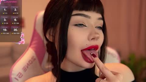 Snapshot of babyroxynill chatting on April 10, 12:05 am Nika online show from April 10, 12:05 am