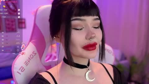 Snapshot of babyroxynill chatting on May 19, 2:18 am Nika online show from May 19, 2:18 am