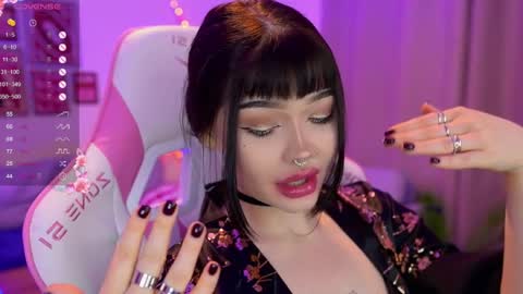 Snapshot of babyroxynill chatting on May 21, 11:56 pm Nika online show from May 21, 11:56 pm