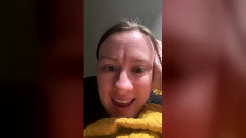 Snapshot of babyslut03_23 chatting on March 24, 4:17 am babyslut03_23 online show from March 24, 4:17 am