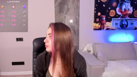 Snapshot of babyy_doll chatting on December 10, 8:08 am JOIN FAN CLUB TO GET MY CONTENT FOR FREE online show from December 10, 8:08 am