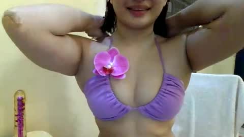babyyolly online show from August 6, 4:25 am