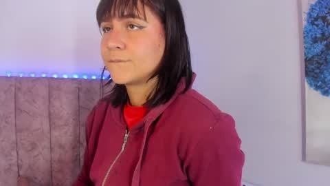 daya independent model online show from April 28, 2:27 am