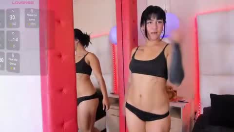 daya independent model online show from August 1, 5:18 am