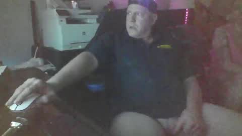 bad_boy4u2abuse online show from April 24, 8:44 pm