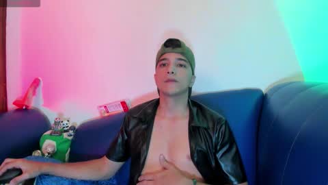 bad_boy_21_ online show from March 12, 11:44 pm