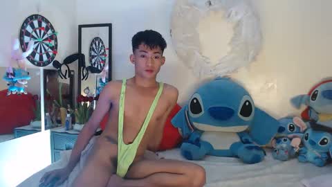 Snapshot of bad_boy_in_bed chatting on October 23, 4:28 pm jay online show from October 23, 4:28 pm