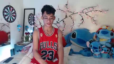 Snapshot of bad_boy_in_bed chatting on December 14, 9:30 pm jay online show from December 14, 9:30 pm