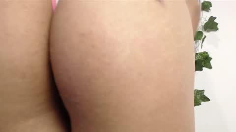 Snapshot of bad_girl_2003 chatting on February 20, 5:01 am Angeles online show from February 20, 5:01 am