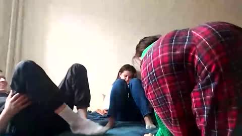 bad_pare online show from April 26, 1:31 pm