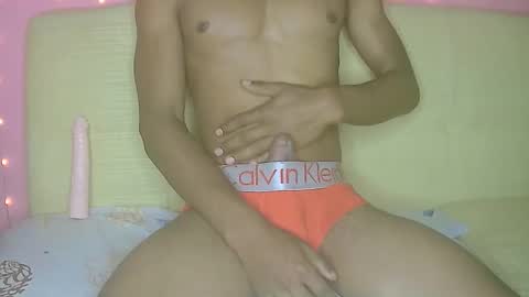 badaddo910342 online show from January 13, 11:48 am