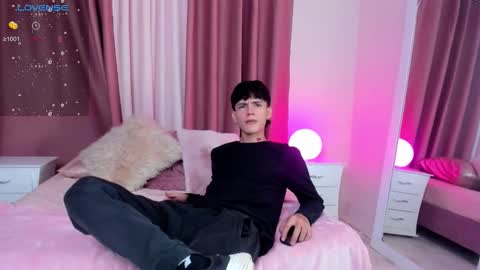 Snapshot of badboy_one chatting on October 21, 9:37 pm jhojan online show from October 21, 9:37 pm