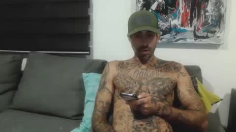 Snapshot of badcouple_ chatting on September 12, 3:28 am BadCouple online show from September 12, 3:28 am