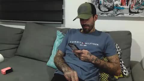 Snapshot of badcouple_ chatting on September 20, 4:46 am BadCouple online show from September 20, 4:46 am