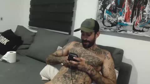 BadCouple  online show from October 8, 11:35 pm