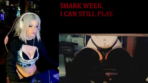 Snapshot of badd0ll chatting on May 22, 6:35 pm badd0ll online show from May 22, 6:35 pm