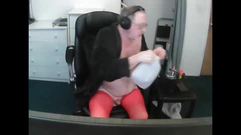 Snapshot of baddass60 chatting on March 21, 4:17 am SexyBaddass online show from March 21, 4:17 am