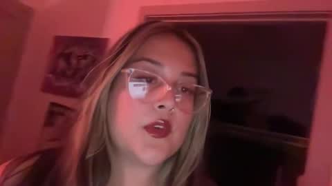 Snapshot of baddiemaddiee69 chatting on November 30, 2:37 am baddiemaddiee69 online show from November 30, 2:37 am