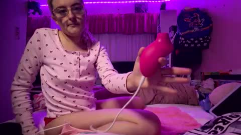 baddieprettypussy online show from May 23, 9:46 am