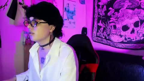 Snapshot of badfacex chatting on June 3, 1:30 am Badface online show from June 3, 1:30 am