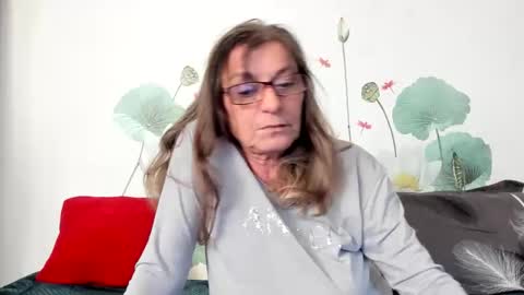 Gina online show from September 18, 1:02 pm