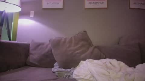 Snapshot of badgrljade chatting on March 19, 3:32 am Jade online show from March 19, 3:32 am