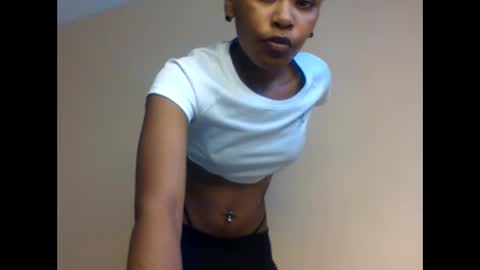 Snapshot of badgurllily chatting on October 14, 7:53 am Lily. online show from October 14, 7:53 am