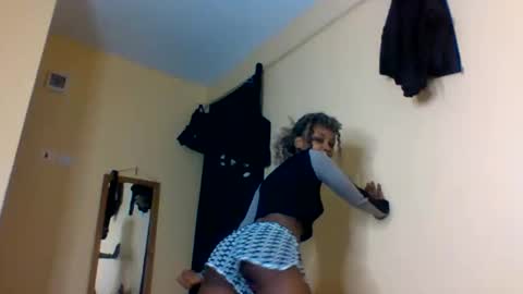 Snapshot of badgurllily chatting on October 18, 6:08 pm Lily. online show from October 18, 6:08 pm