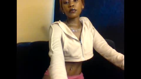 Snapshot of badgurllily chatting on November 22, 10:03 am Lily. online show from November 22, 10:03 am