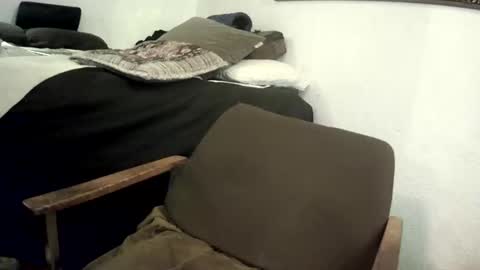 Mexican livin Off the Wall online show from February 3, 5:16 am