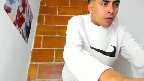 Juan Help us reach 100 likes online show from December 25, 1:31 am