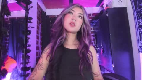 Snapshot of badkatyuska chatting on October 6, 1:58 am Please help me to reach 100 thumbs up online show from October 6, 1:58 am