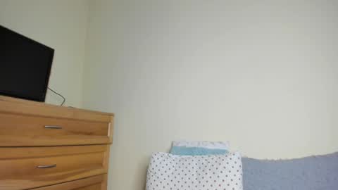 Snapshot of badmodel_ chatting on January 24, 2:30 pm Name online show from January 24, 2:30 pm