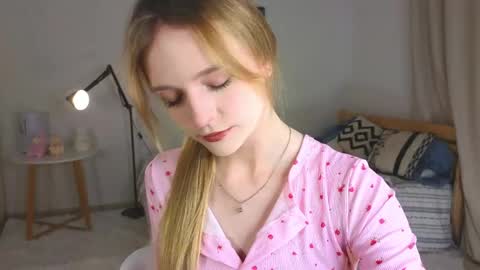 Snapshot of baeyoda chatting on June 5, 4:13 pm Kate online show from June 5, 4:13 pm
