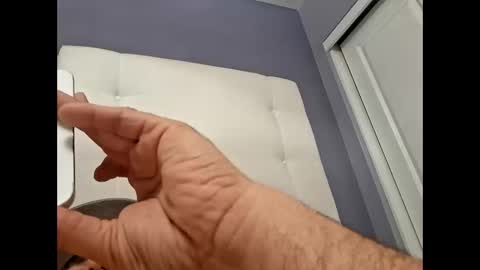 Snapshot of bagleyc467 chatting on March 27, 2:06 am bagleyc467 online show from March 27, 2:06 am