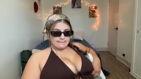 Snapshot of baileebaby chatting on July 23, 8:18 pm BaileeBaby online show from July 23, 8:18 pm