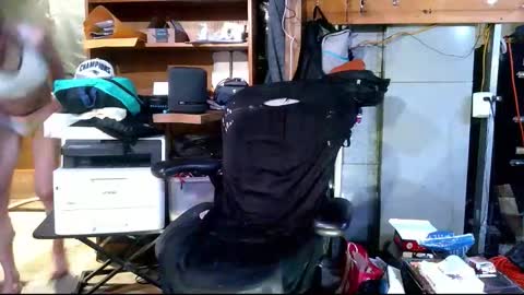 Snapshot of balddickstroking chatting on December 20, 10:00 am balddickstroking online show from December 20, 10:00 am