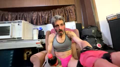 Snapshot of balddickstroking chatting on January 11, 6:18 am balddickstroking online show from January 11, 6:18 am