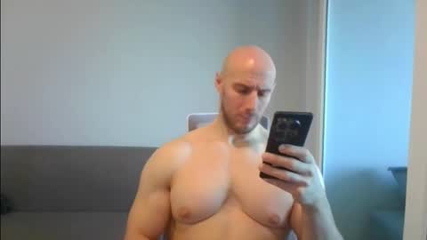 Snapshot of baldyboyy chatting on January 9, 4:19 am baldyboyy online show from January 9, 4:19 am