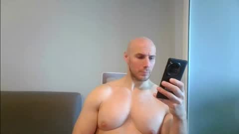 Snapshot of baldyboyy chatting on February 2, 3:32 am baldyboyy online show from February 2, 3:32 am